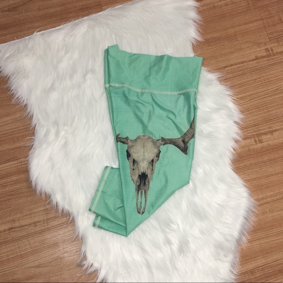 Teal Deer Medicine Teeki Cropped Yoga Pants - Picture 1 of 4